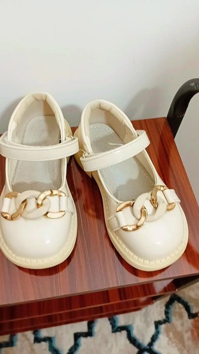 Продаются детские туфельки