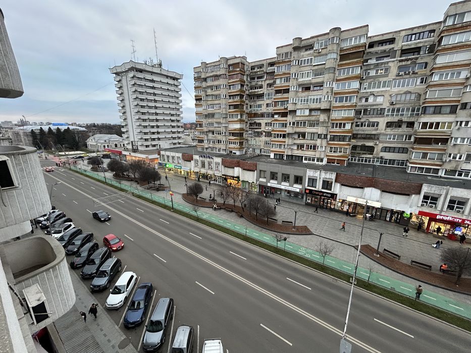 Aprtament 3 camere ultracentral, zona ZERO, Bacau, renovat, proprietar-de vanzare