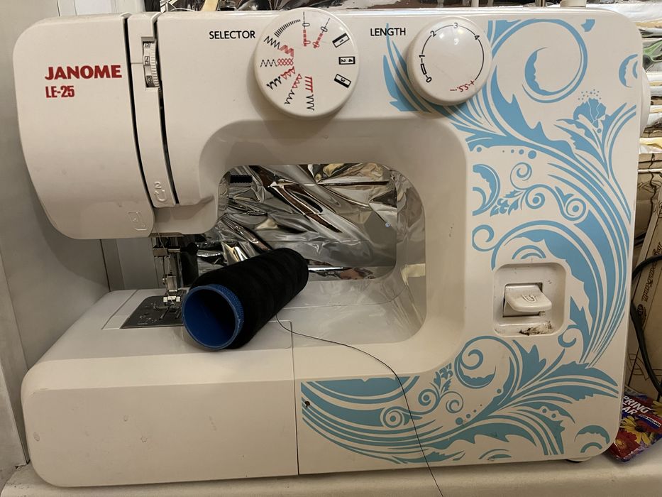 Продам швейную машину