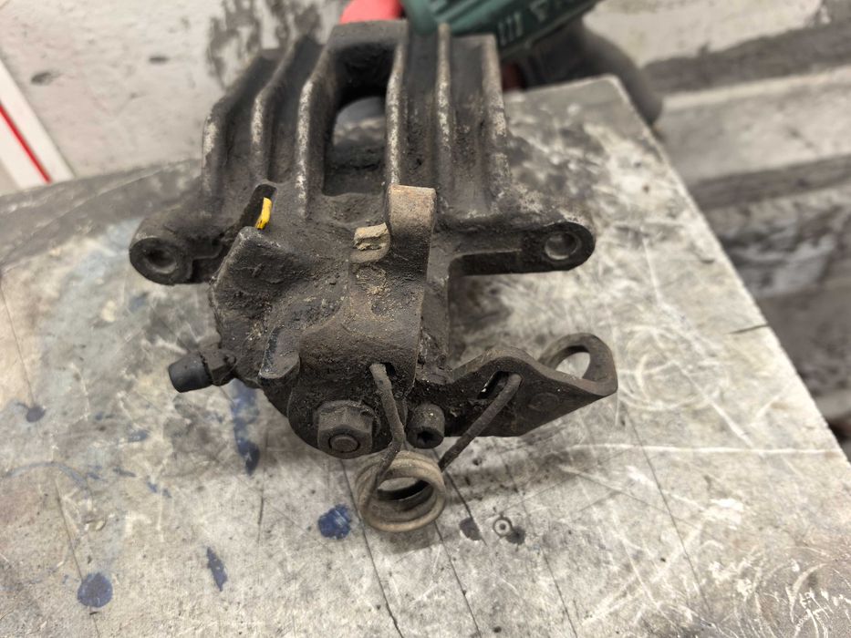 Задни спирачни апарати Golf 4 Audi A3 Skoda Octavia Seat Leon