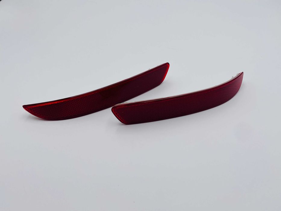 Element reflectorizant catadioptru bara spate compatibil BMW X5 E70 M