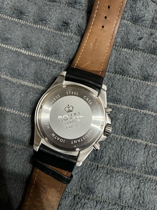 Часы Royal London