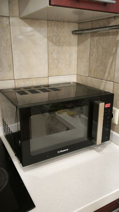 Продам микроволновку греет отлично