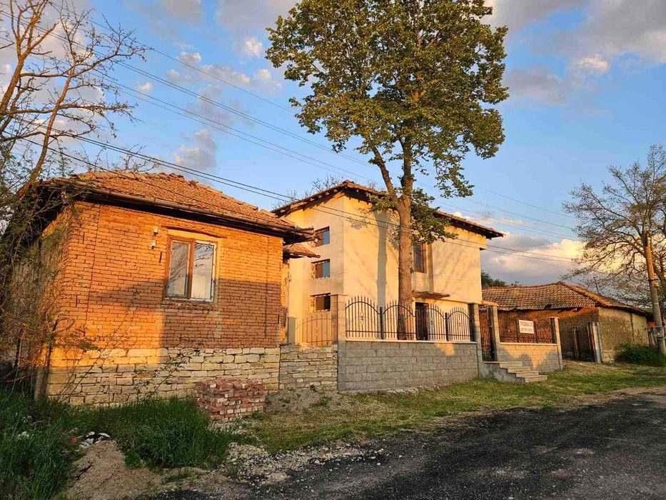 Продава се Къща в с. Камен, Област Велико Търново - 440 кв.м за 182 €/кв.м - Снимка #3