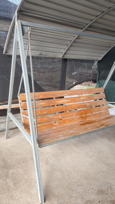 Качеля срочно самовывоз.Не большой торг.