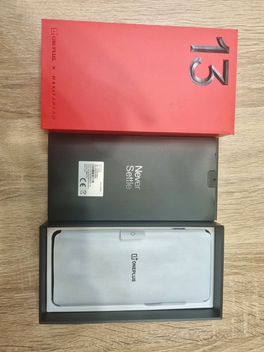 OnePlus 13 - Перфектен 512GB, 16 RAM
