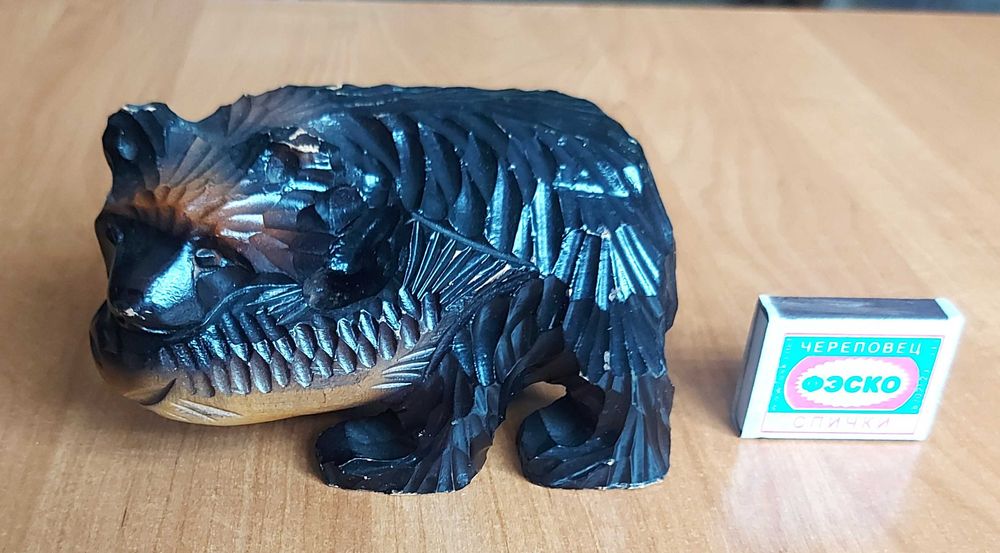 Медведь с рыбой (Япония)