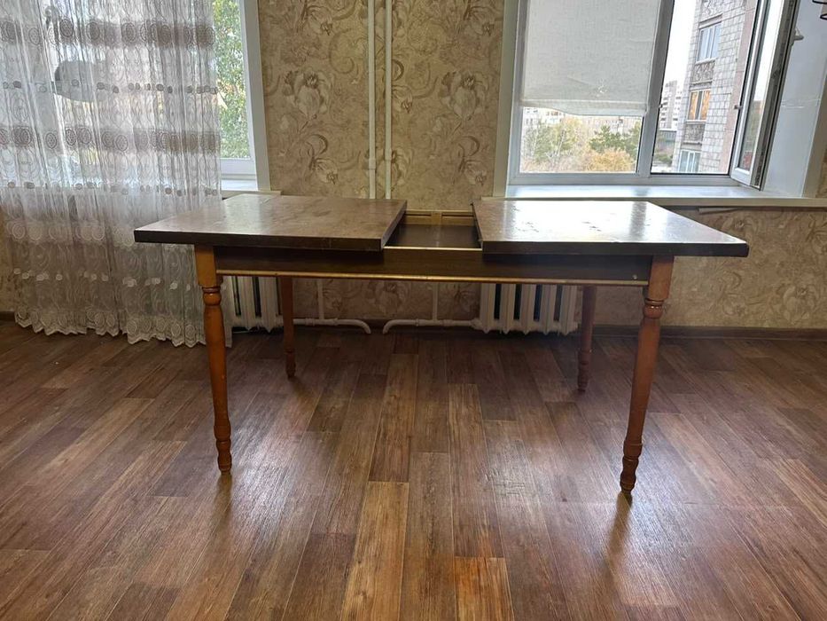 Продам стол домашний раздвижной