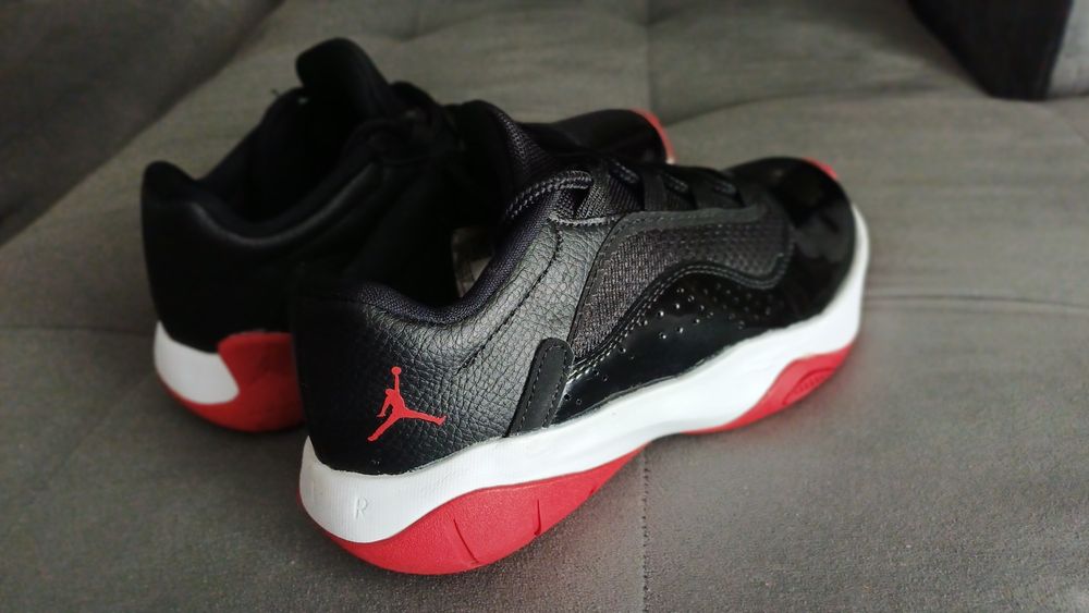 Nike  AIR JORDAN 11 Cmft Low