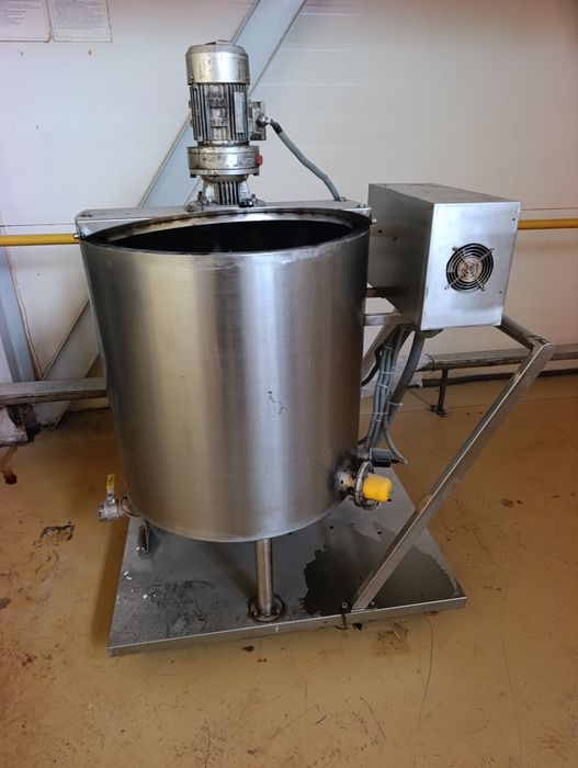 Isitish qozonlari sotiladi