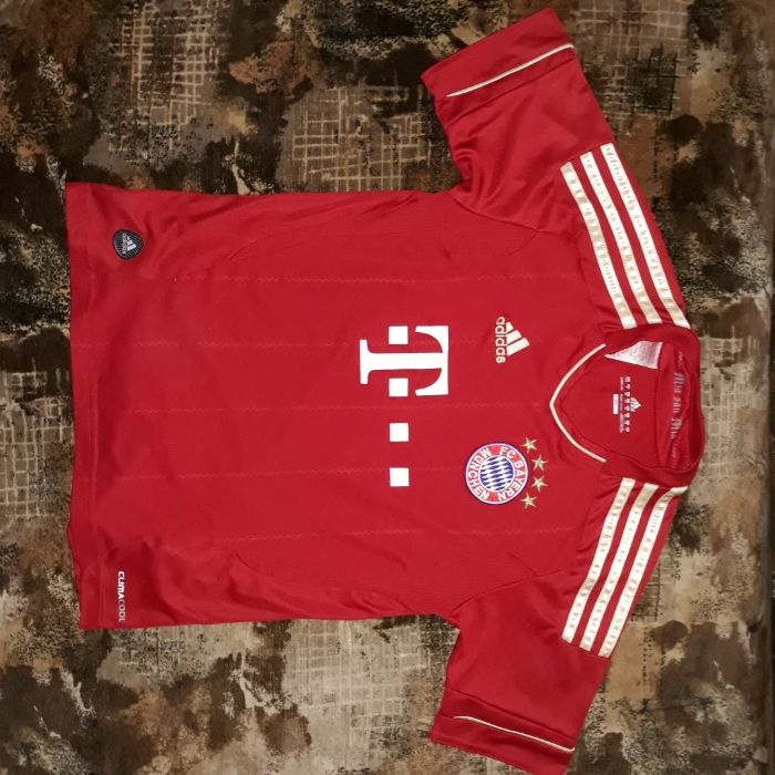 Спортни якета и блузи ADIDAS и FILA