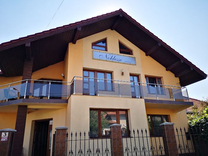 Inchiriez Camera Cosmetica