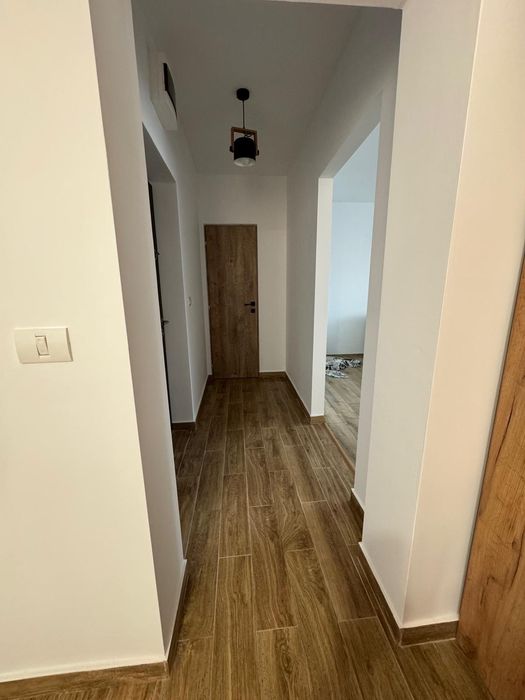 Inchiriez apartament