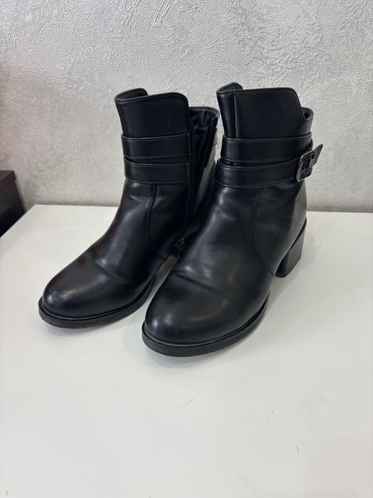 Отдам даром бесплатно обувь 38 размер