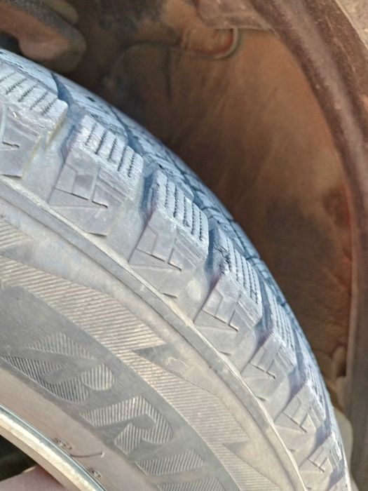 Зимни Гуми Bridgestone blizzak dm-v2 225/65/R17