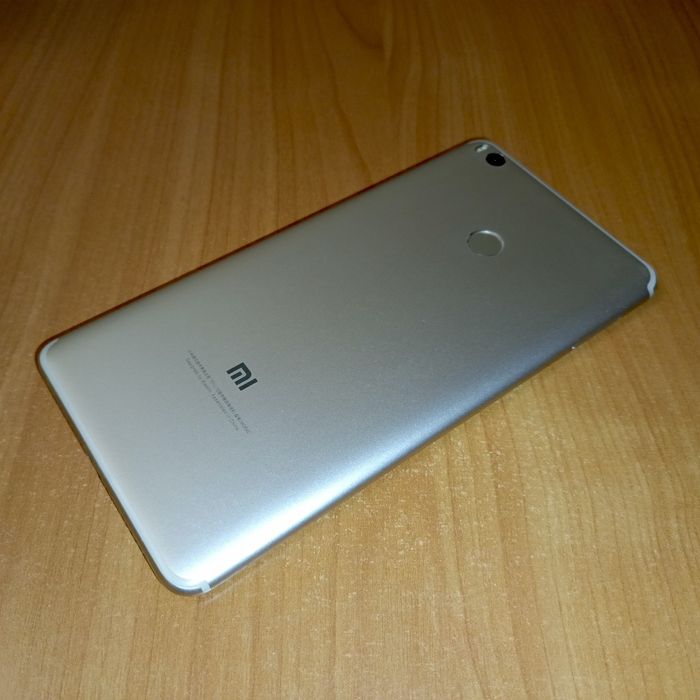 Xiaomi Mi Max 2 Гигант Как новый