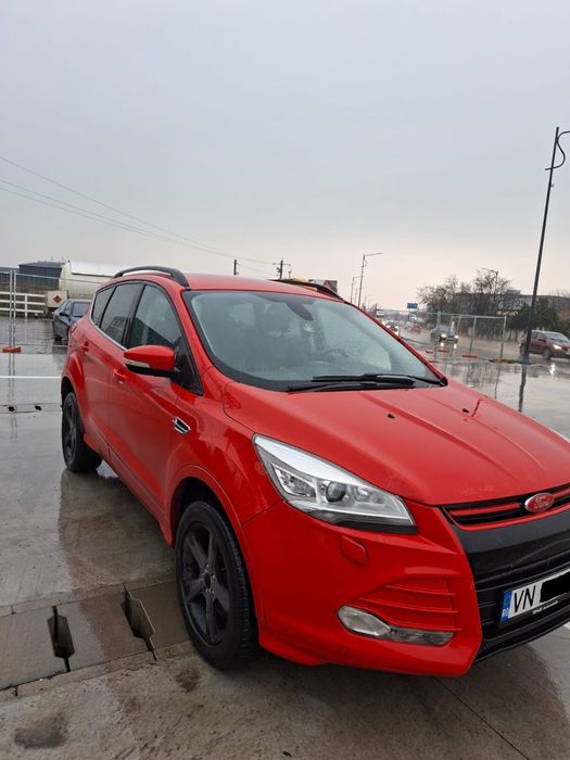 Vand ford kuga cu defectiuni la motor