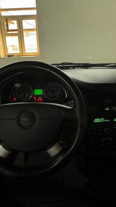 Lacetti 2023 benzin, gaz, bor xolati zor ayol kishi haydagn