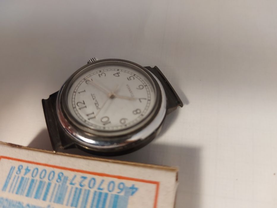 Часы наручные кварцевые Полёт.