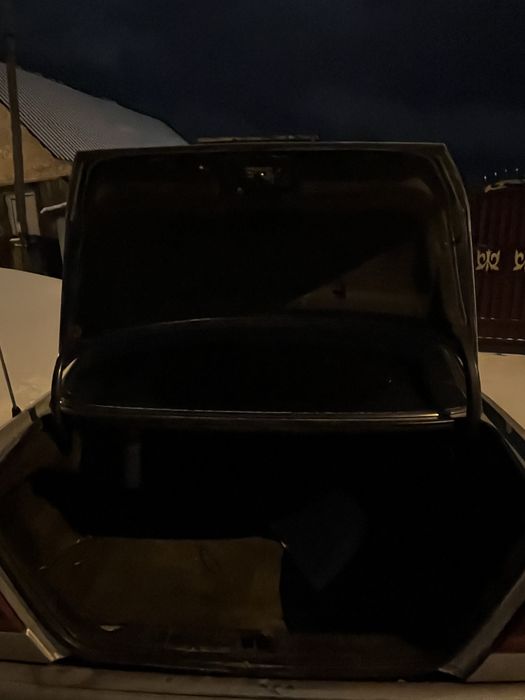 В продаже мерседес с 180