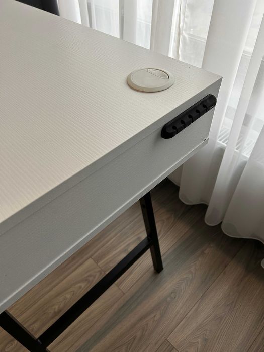 Birou JYSK ABBETVED 48x120cm personalizat, cu accesorii, ca nou