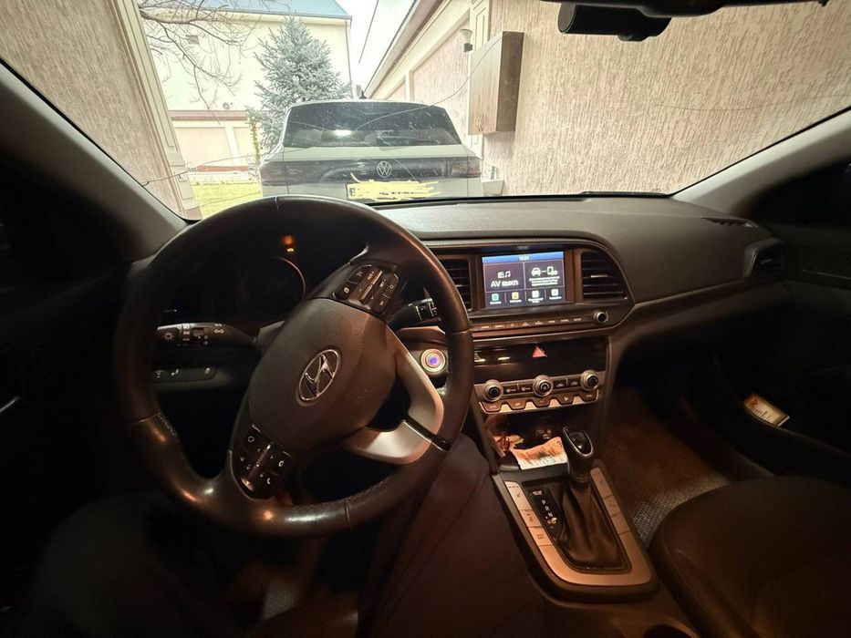 Hyundai Elantra 2.0 AT HI-Tech (full position]