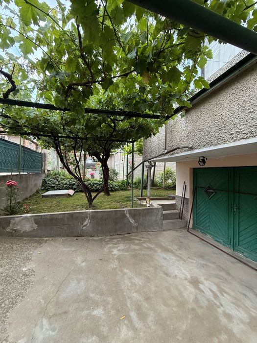 Продава се Къща в Разград, Център - 210 кв.м за 656 €/кв.м - Снимка #1