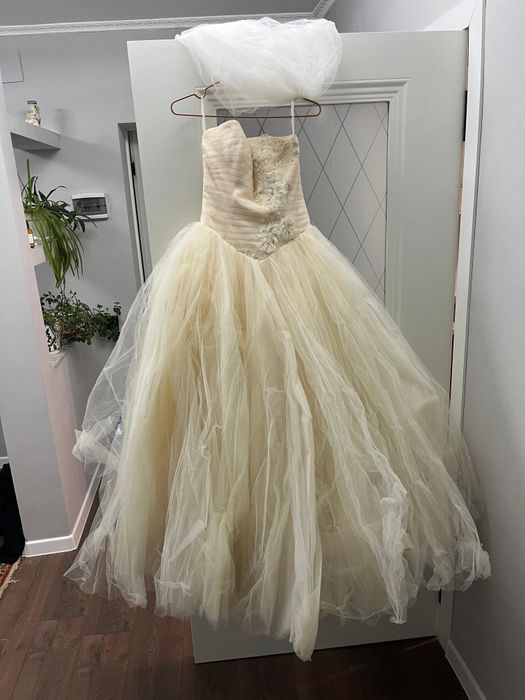 Продам  платье в хорошем состоияние