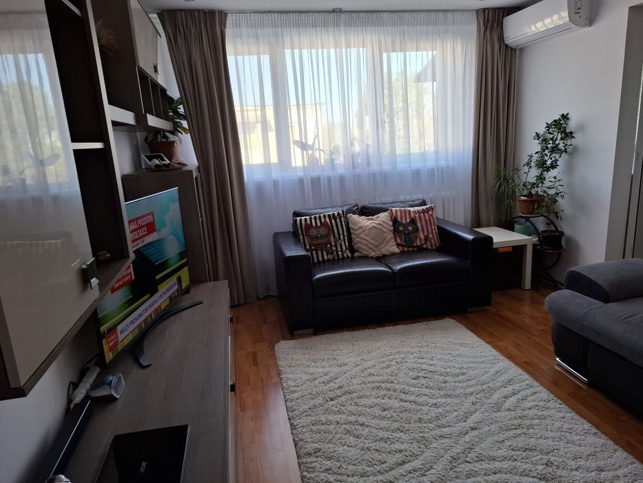 Vând apartament  2 camere  Ploiesti Mihai Bravu et 4/4 Plo