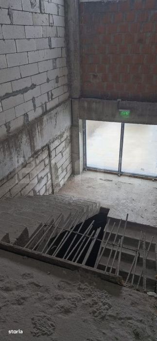 Spatiu comercial de mari dimensiuni, 400 mp, Exterior Sud