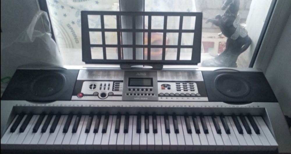 Синтезатор ARG сатамын / Продам синтезатор б/у