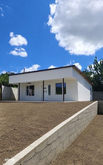 Casa de vanzare, 72 mp, 1500 mp teren, zona Baleasa