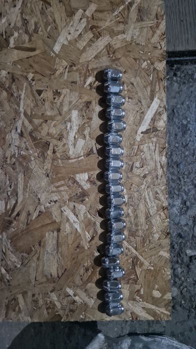 Запчасти на Тойоту