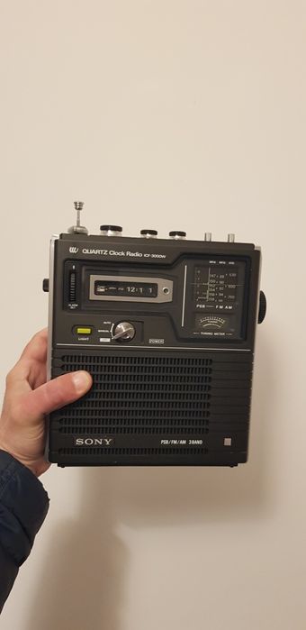 Sony icf 3000w Quartz clock radio