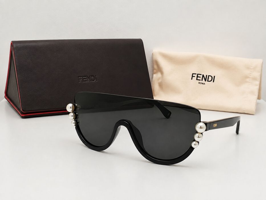 Оригинални слънчеви очила FENDI FF0296/S Pearl Shield – Black с перли + калъф