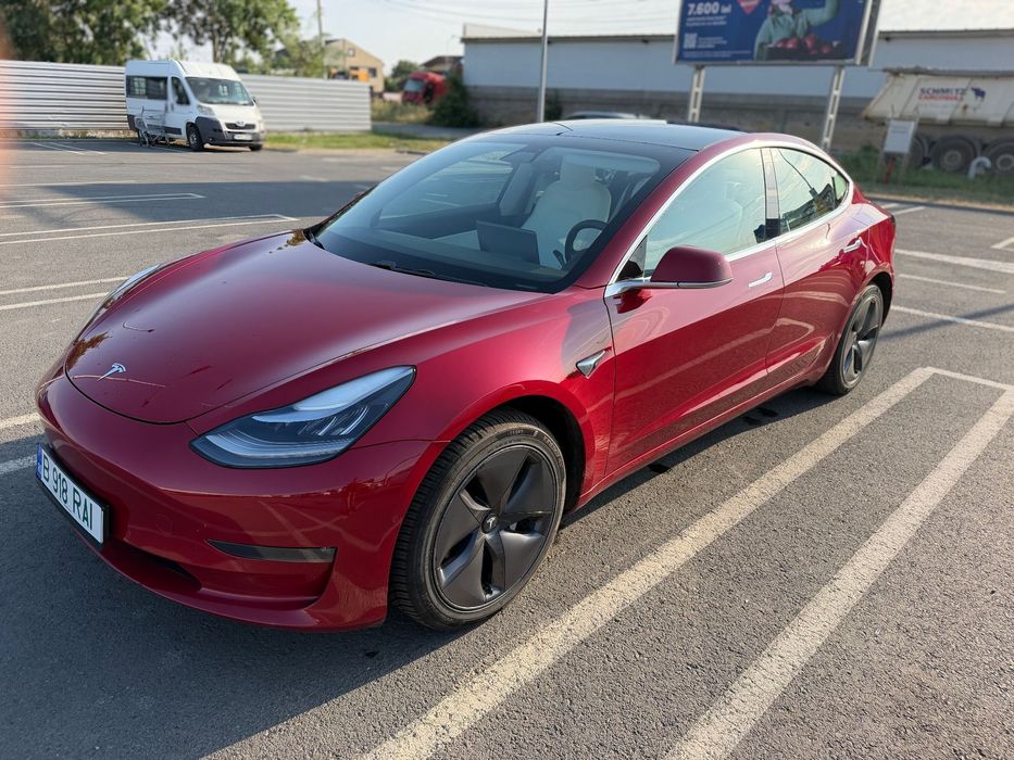 Tesla Model 3 Vând Tesla Model 3 Dual Motor Long Range AWD interior alb premium