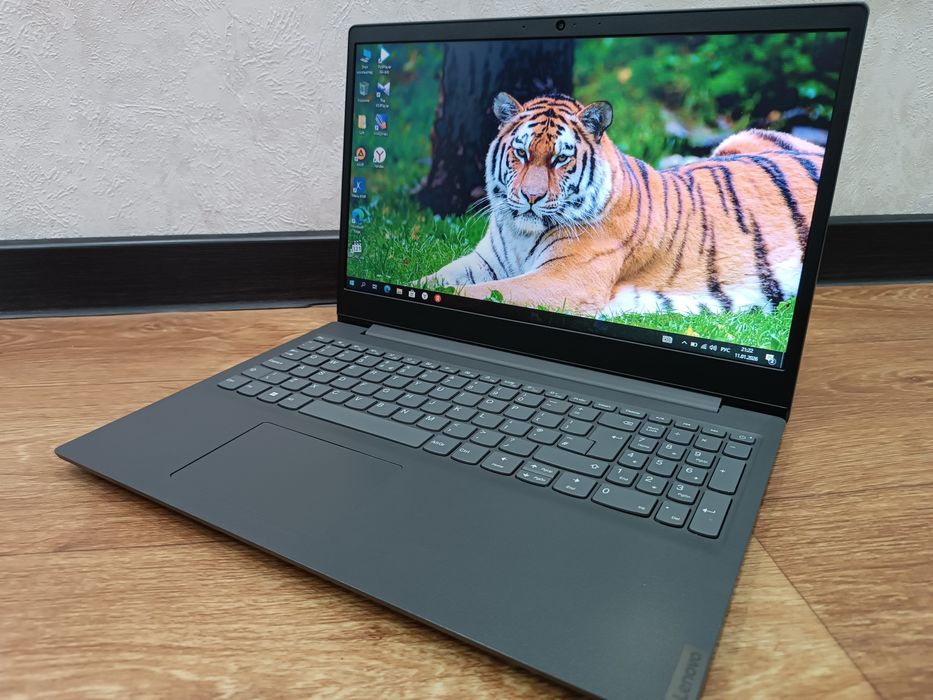 Ноутбук LENOVO 2023 г.в + Сумка.