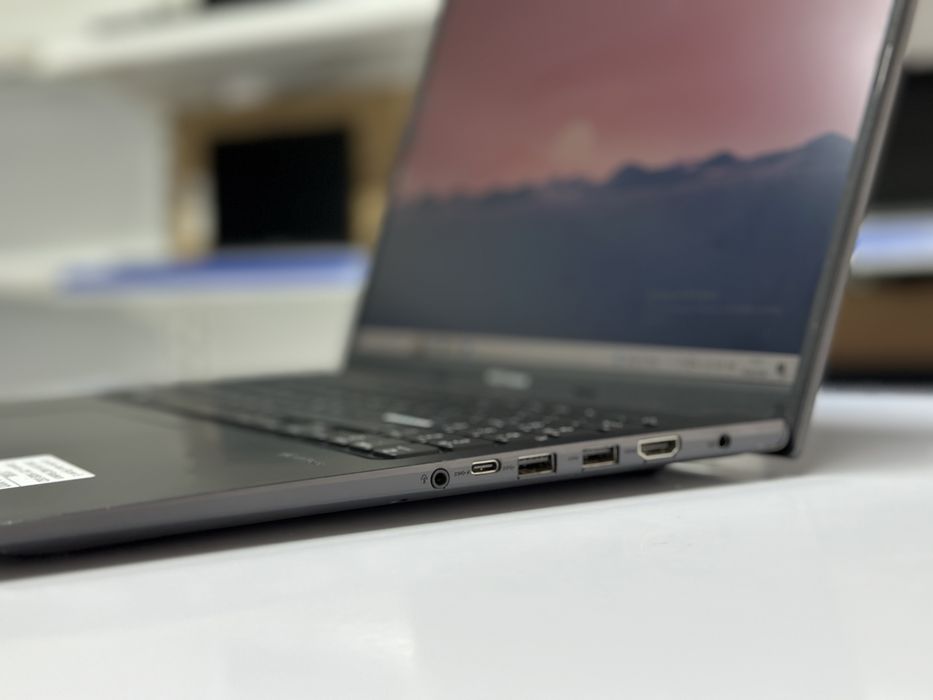 Ноутбук Asus Vivobook Ryzen 5