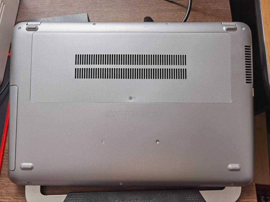 Laptop HP 450 G4, i3-7100U, 8gb RAM, 512gb HDD, bateria tine foarte ok