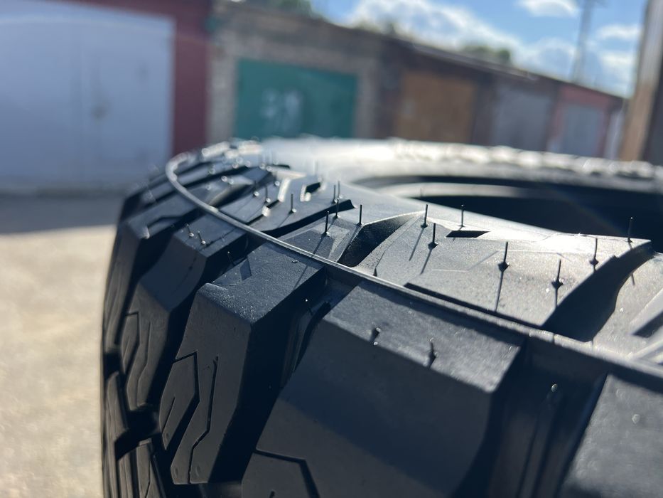 Продам автошины Maxxis LT RAZR AT811 275/65/20 126S