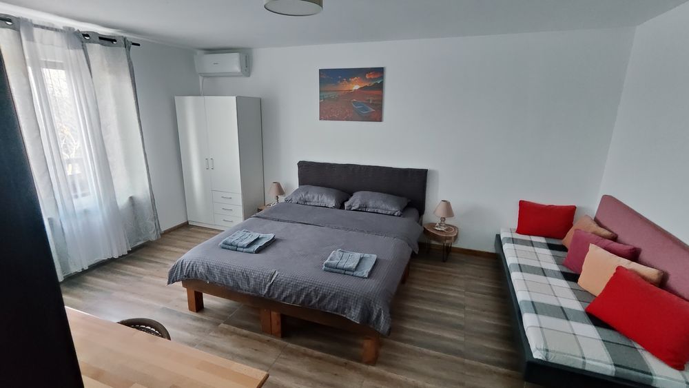 Apartment de inchiriat  3 camere / 23 August jud Constanta