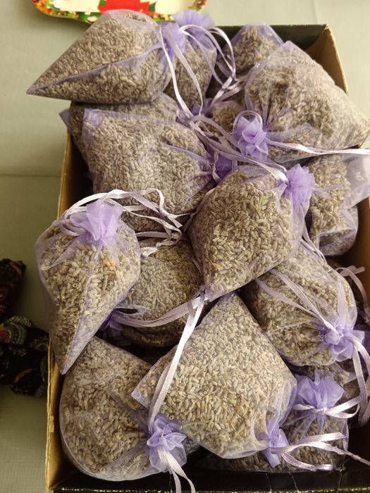 Vând săculeți lavanda