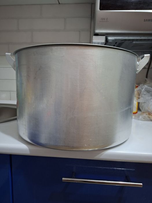 Кастюля продам .