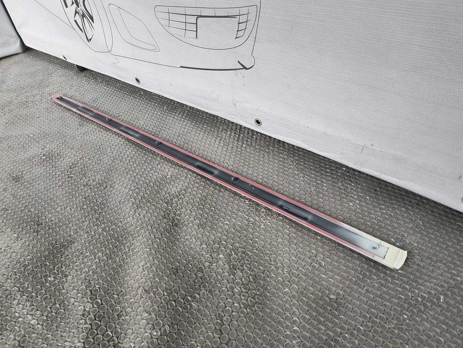 Bandou / Ornament Usa Stânga Față Volkswagen Touran 2003-2015 Cod OEM 1T0853515G GRU (1C4)
