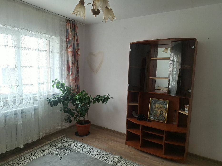 Inchiriez apartament 3 camere