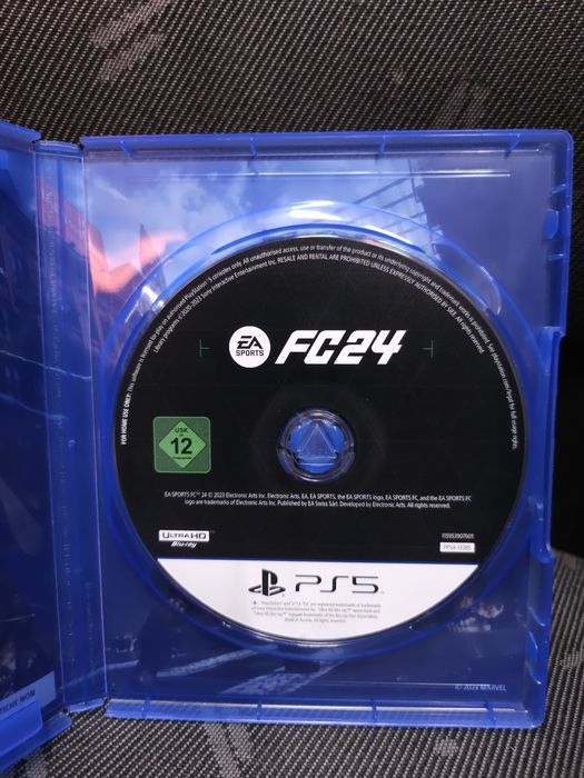 FC24 PS5        .