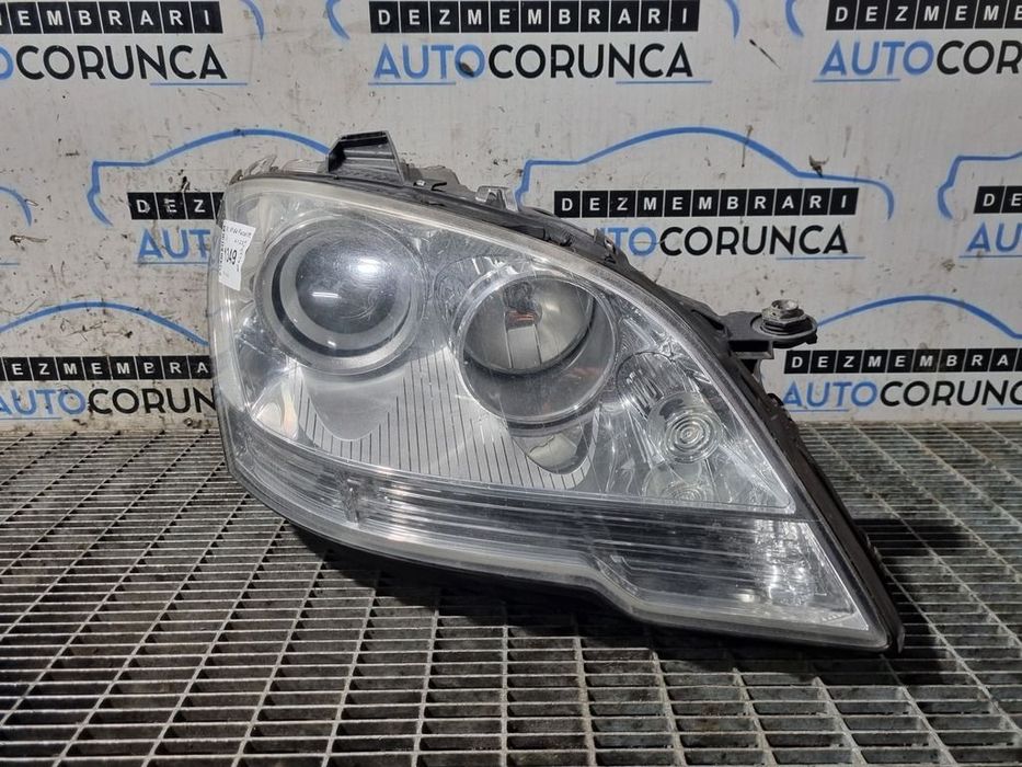 Far Dreapta Mercedes ML W164 Facelift 2008 - 2011 SUV 4 Usi (1349) Cu lupă