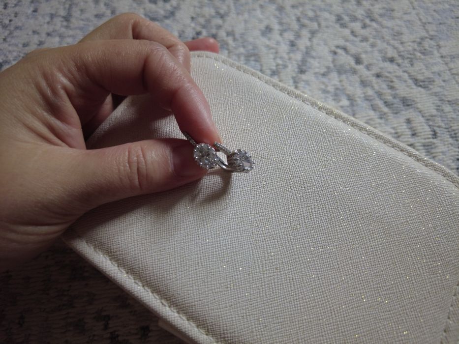 Серьги серебряные с  камнем