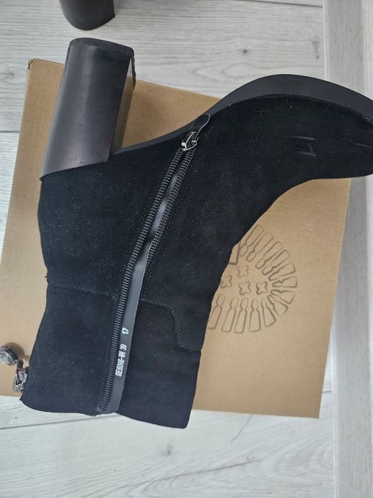 Продам Ботильоны зима.