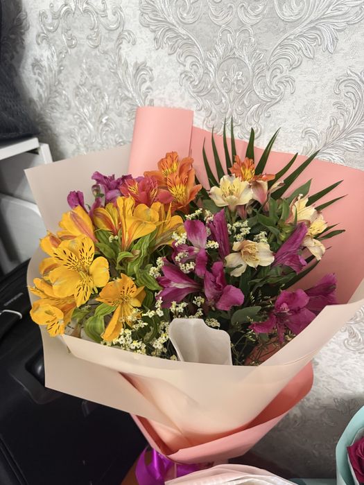 Продам цветы за 5000 тг  Отличный подарок на 8 марта